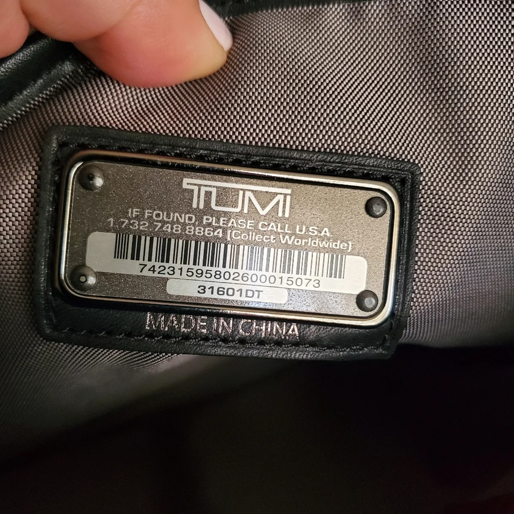 Authentic TUMI Y2K briefcase shoulder/hand business tech vintage black leather b